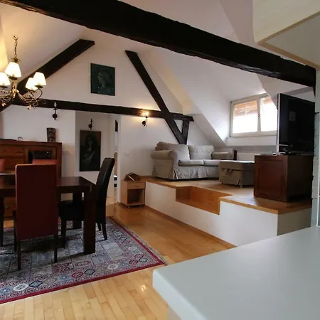 Artistic In Historical Old Town 2 Apartamento *